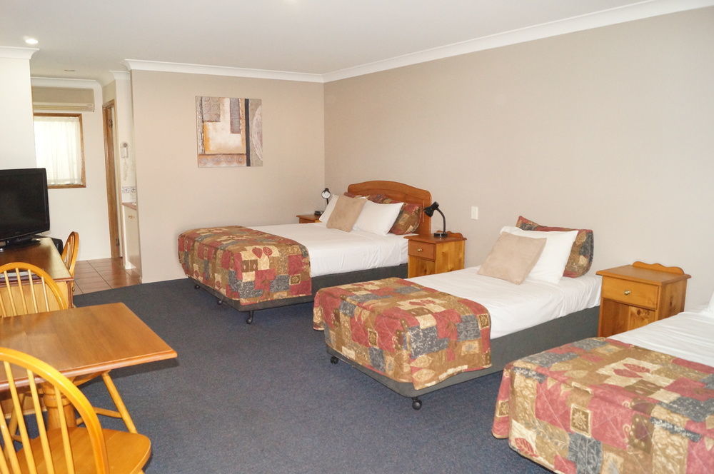 טוומבה Asters On James Motor Inn מראה חיצוני תמונה